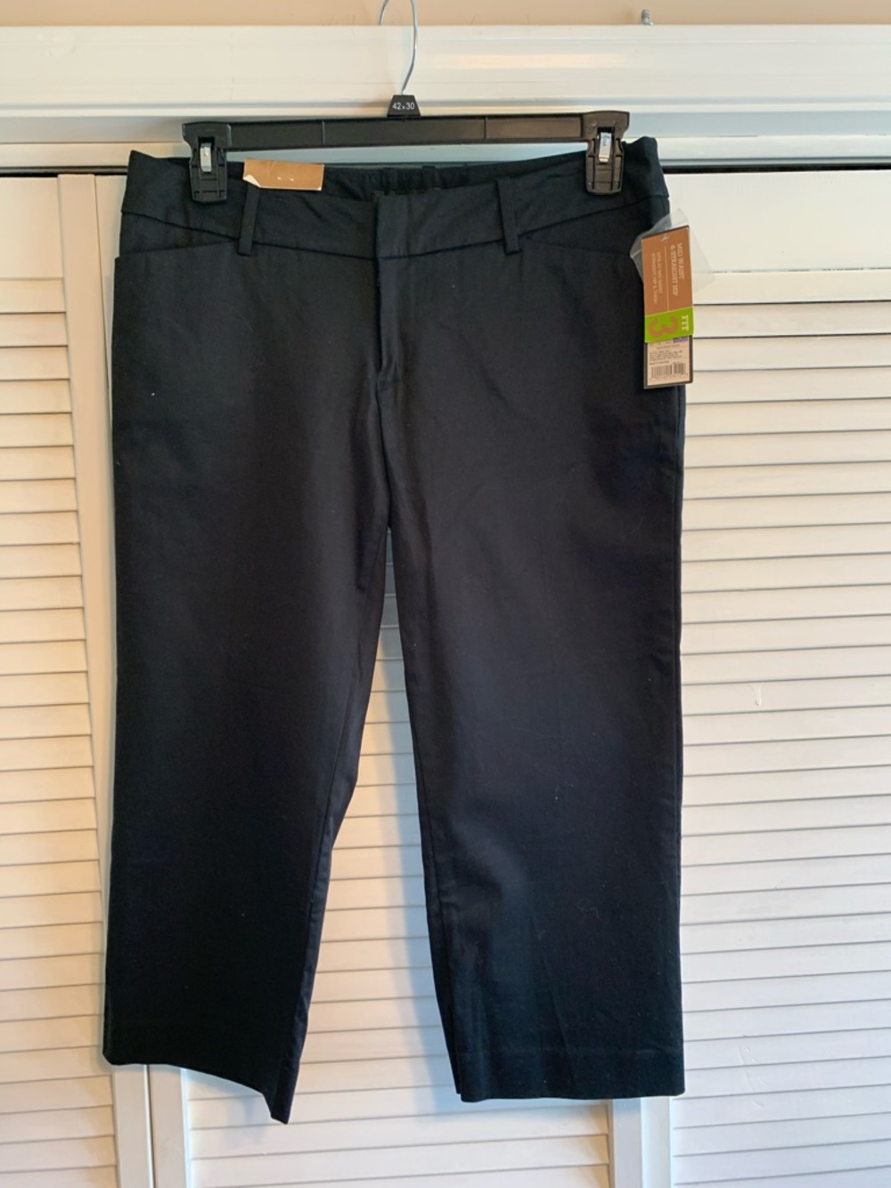 NWT Mossimo Supply Co. Black Cropped Straight-Leg Pants